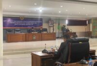 Dewan Perwakilan Rakyat Daerah (DPRD) Kabupaten Sintang, Kalimantan Barat menggelar rapat paripurna ke-1 masa persidangan III tahun 2024, dengan agenda pengumuman dan penetapan fraksi-fraksi DPRD, Kamis, 3 Oktober 2024. Rapat yang digelar di ruang paripurna kantor DPRD Sintang itu dipimpin langsung oleh Ketua DPRD Sementara, Indra Subekti didampingi oleh Wakil Ketua, Yohanes Rumpak.