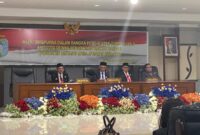 Dewan Perwakilan Rakyat Daerah (DPRD) Kabupaten Sintang, Kalimantan Barat menggelar rapat paripurna pengucapan sumpan dan janji jabatan Anggota DPRD Sintang masa jabatan 2024-2029, Rabu 16 Oktober 2024. Rapat paripurna yang digelar di ruang rapat DPRD Sintang itu dipimpin langsung oleh Ketua DPRD Sintang, Indra Subekti didampingi Wakil Ketua Yohanes Rumpak dan Sandan.